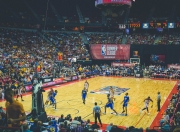 开云体育官网-绝境中的东方回响，深圳队跨洋绝杀快船，伦纳德冷血制胜背后的篮球新纪元