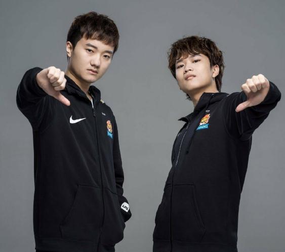 关于WBG碾压Excel,Deft高光表现的信息 关于WBG碾压Excel,Deft高光表现的信息