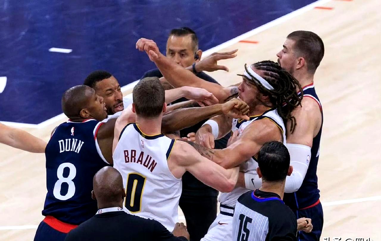 篮网碾压希腊男篮,约基奇统治全场的简单介绍 篮网碾压希腊男篮,约基奇统治全场的简单介绍