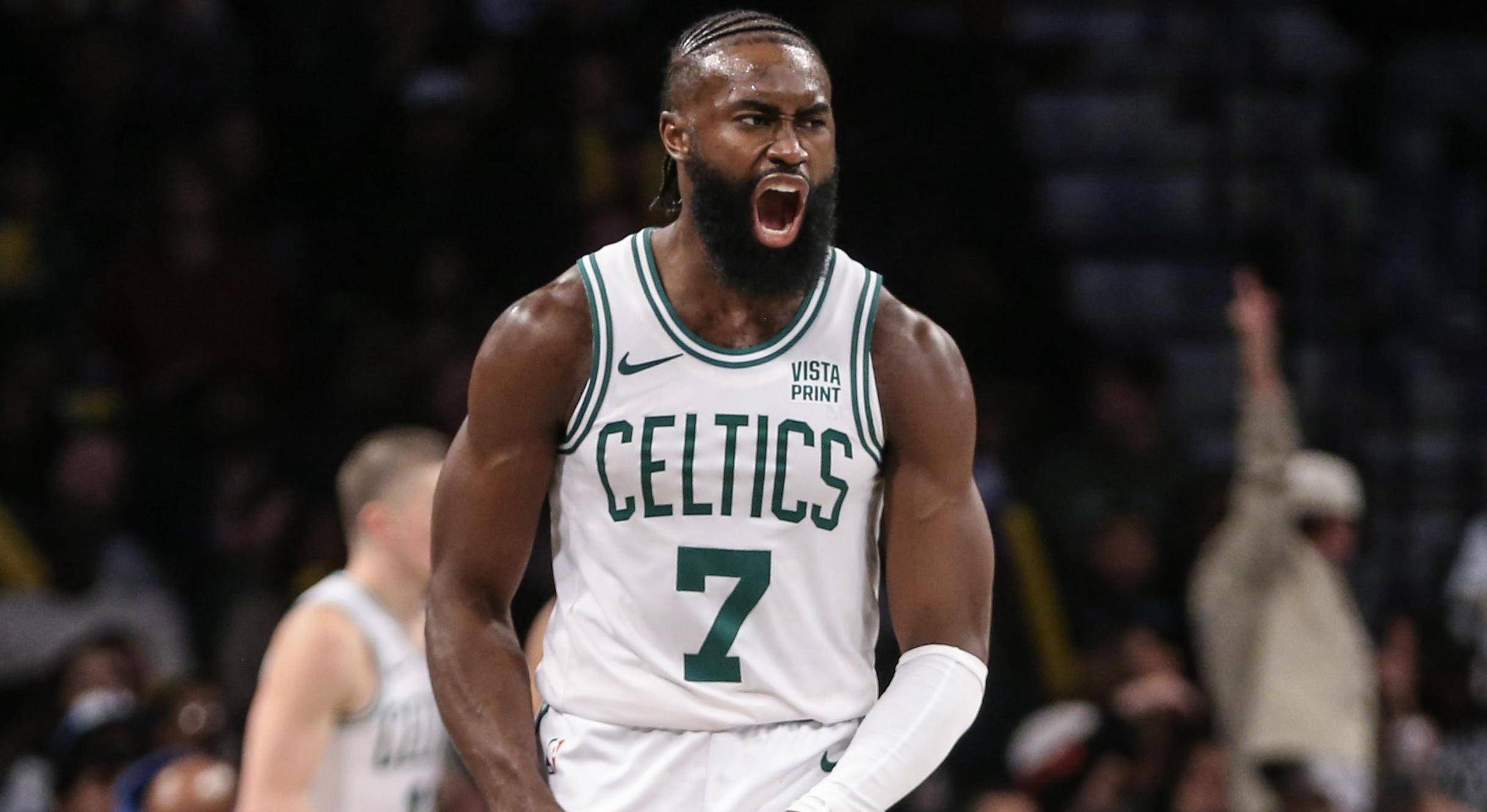 加拿大男篮爆冷雄鹿，杰伦·布朗爆发神勇的简单介绍