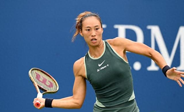 日本网球队险胜世界网球队,西西帕斯制霸全场的简单介绍 日本网球队险胜世界网球队,西西帕斯制霸全场的简单介绍