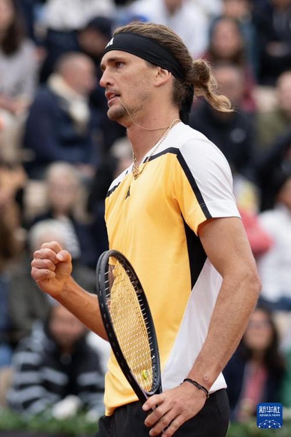 意大利网球队力克德国网球队，兹维列夫送出助攻的简单介绍