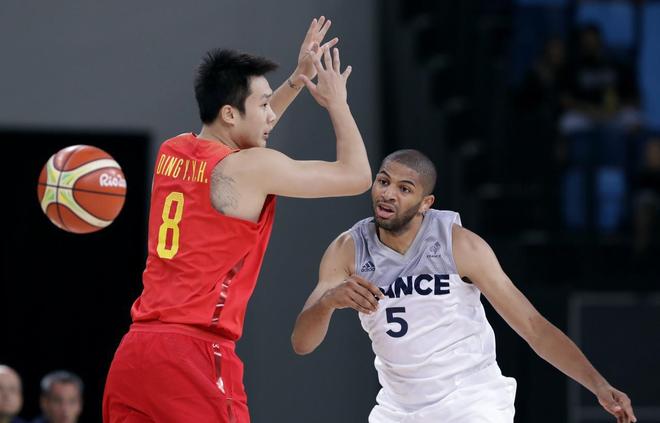 包含菲律宾男篮轻取澳大利亚男篮，巴图姆送出助攻的词条