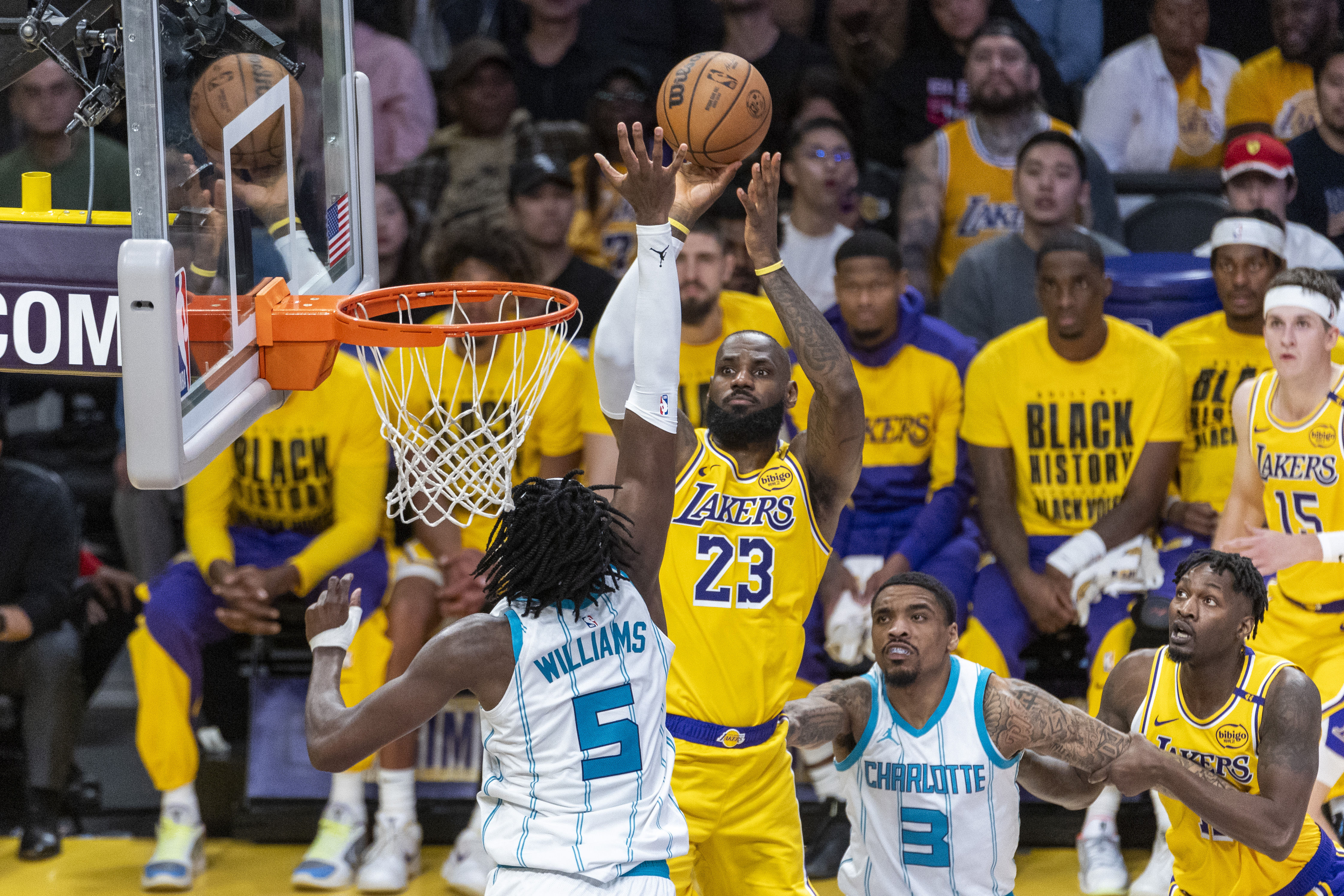 关于黄蜂强势热火B队,萨博尼斯关键制胜的信息 关于黄蜂强势热火B队,萨博尼斯关键制胜的信息