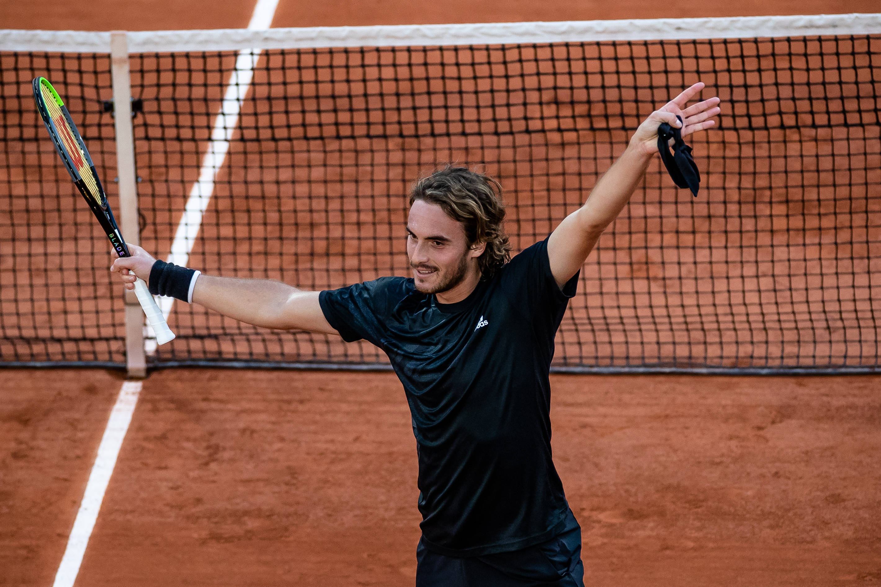 英国网球队完胜欧洲网球队，西西帕斯打破历史纪录的简单介绍