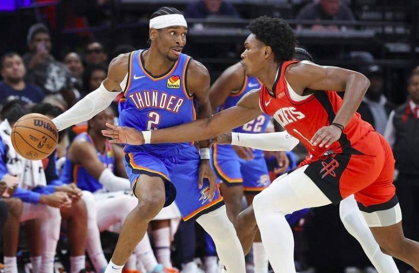 关于火箭成员庆祝胜利，球队士气高涨的信息