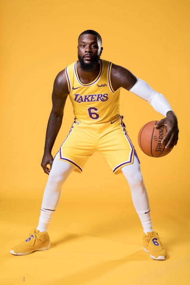 亚洲足球实力对垒，强队争霸冠军殊死一搏