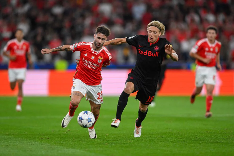 关于奥地利队客场大捷，小组第二的信息