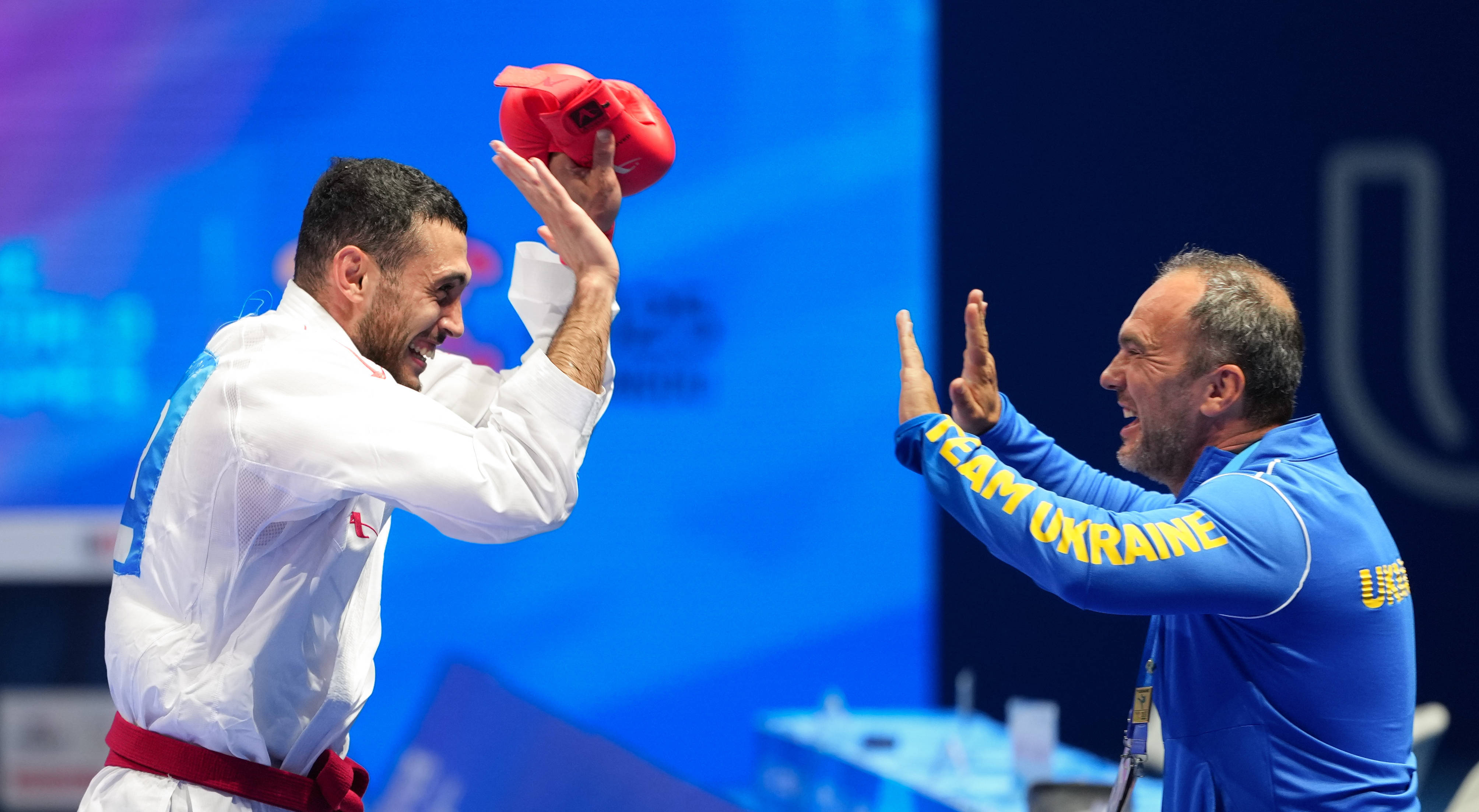 关于欧洲强手对阵赛场上演巅峰对决的信息