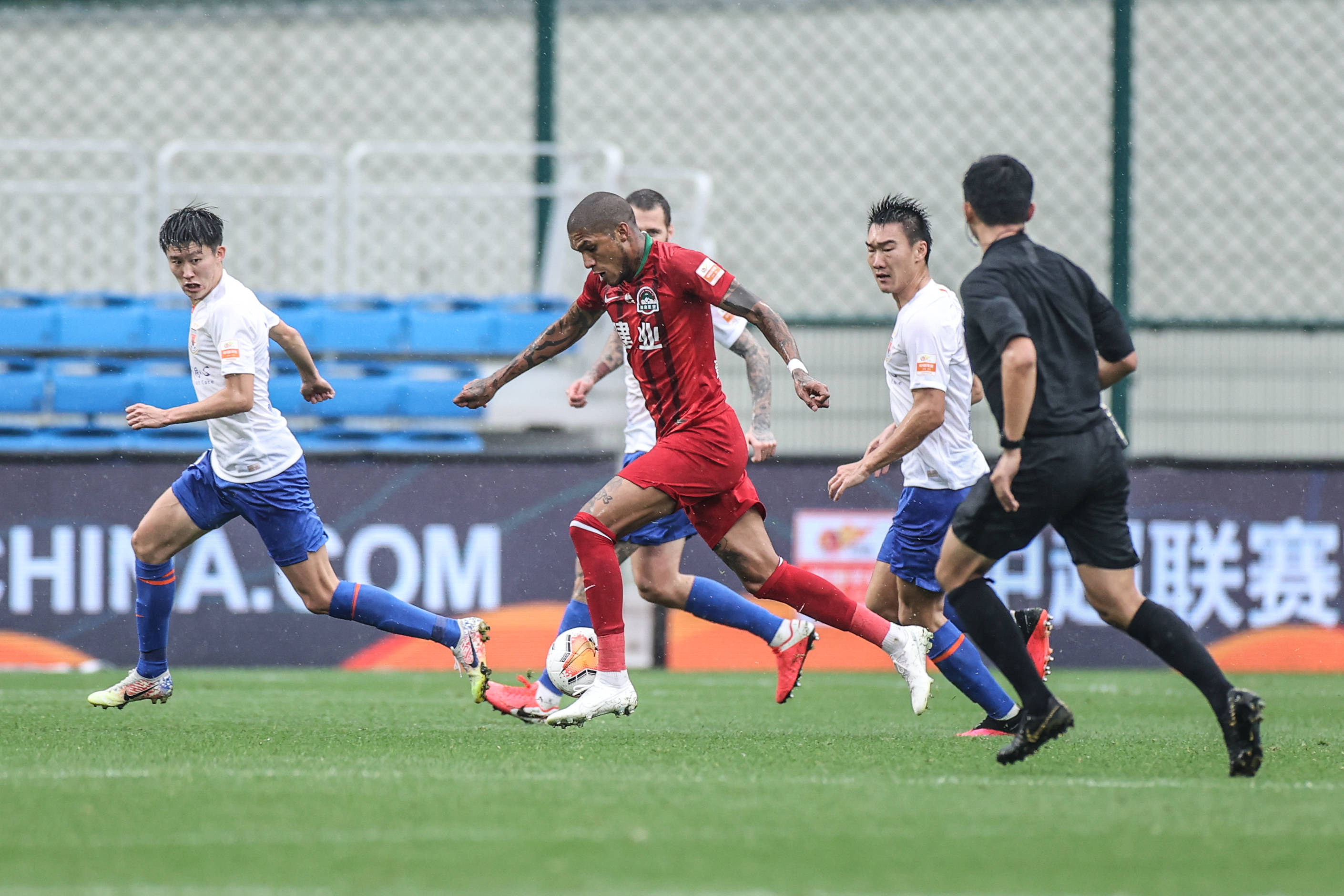 建业遭遇连败,不敌鲁能客场的简单介绍 建业遭遇连败,不敌鲁能客场的简单介绍