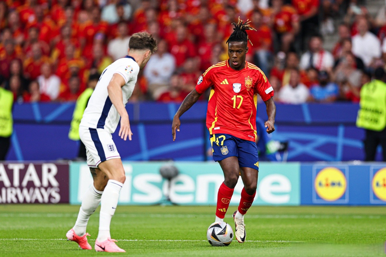 威廉姆斯横扫阿斯顿马丁,佩雷兹惊艳四座的简单介绍 威廉姆斯横扫阿斯顿马丁,佩雷兹惊艳四座的简单介绍